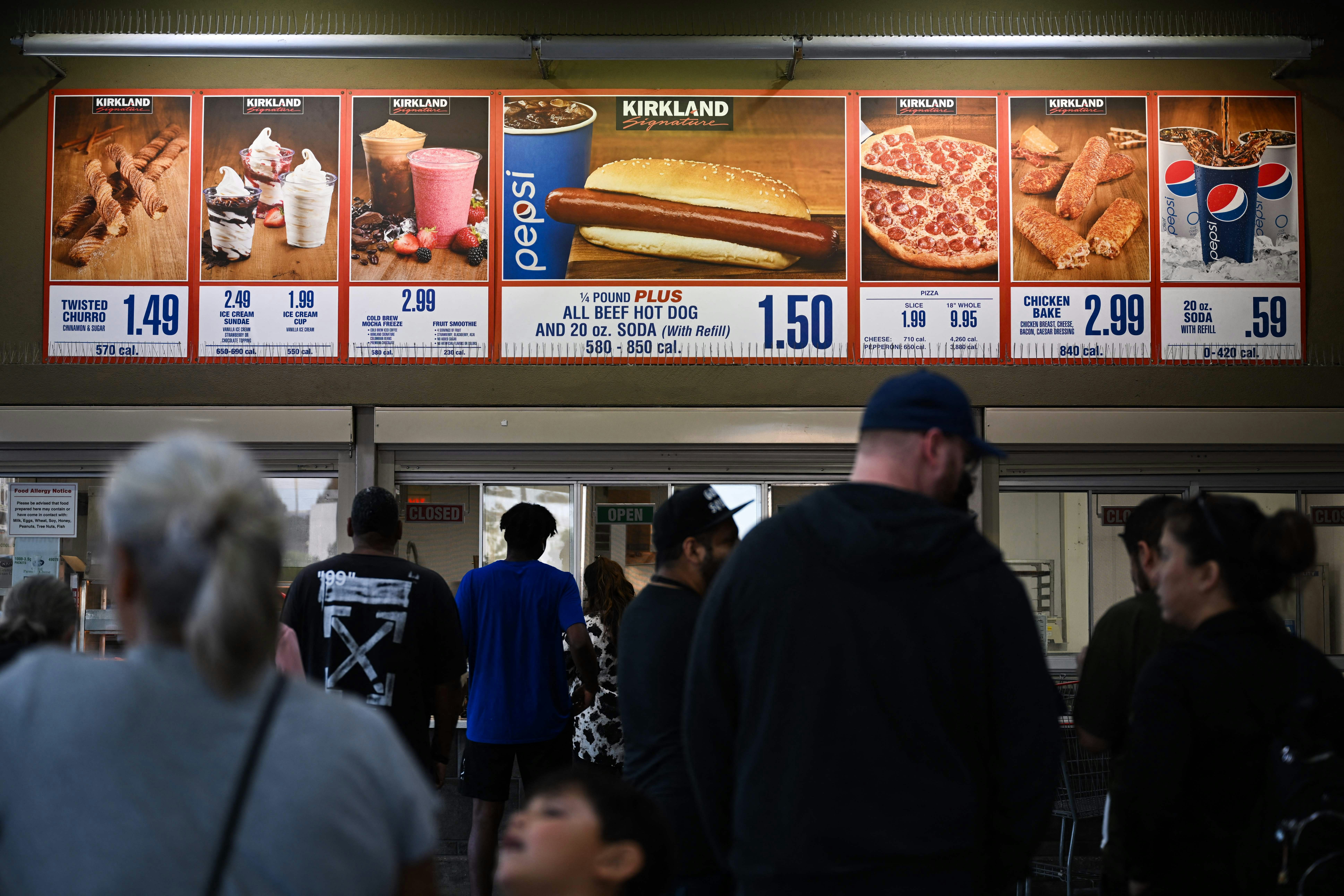 costco-will-begin-to-check-memberships-in-all-of-their-food-courts